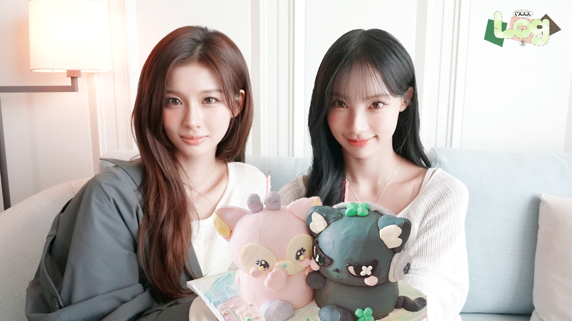 유튜브 "찐친과 호캉스 하루🎂 | NMIXX 설윤 & 리센느 원이 호캉스 브이로그 | MIXX Log" 썸네일 © 2026.10.12., JYP엔터테인먼트.