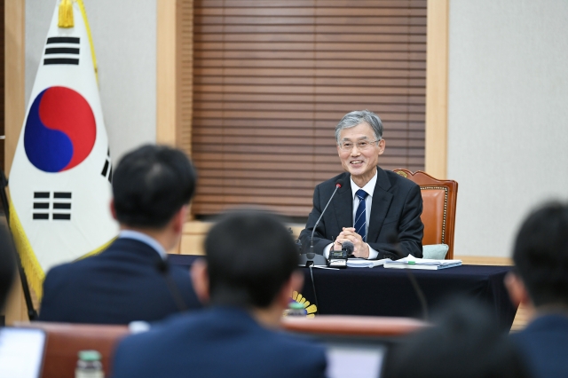 기자간담회에서 기자들의 질문에 답하는 조희대 대법원장 (법원행정처 제공)