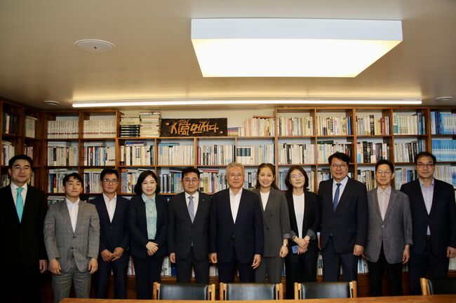 [사진기사] 새로운미래 문재인 전 대통령 예방