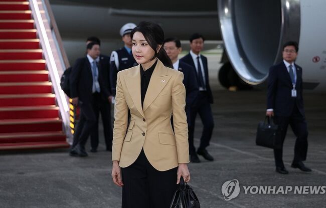 체코에서 귀국중인 김건희 여사(사진=연합뉴스)