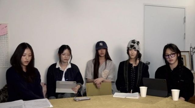 민희진 대표를 돌려달라며 뉴진스멤버들이 진행한 라이브 방송 (사진=유튜브 캡쳐)