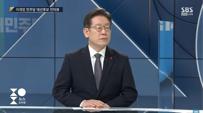 12월 22일 SBS 주영진의 뉴스브리핑에 출연해 김문기 처장을 첫번째 부인하는 모습 (사진=SBS 유튜브 갈무리)