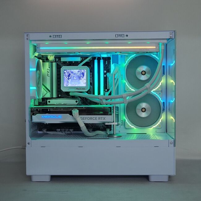 7800X3D와 지포스 RTX 4070 SUPER 조합의 컴퓨터 (사진 : 웰컴퓨터 제공)