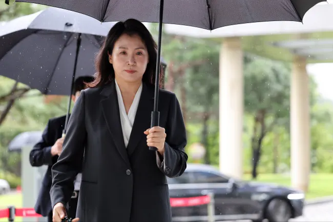 재판 받으러 가는 김혜경. 배소현은 왜 불출석할까?