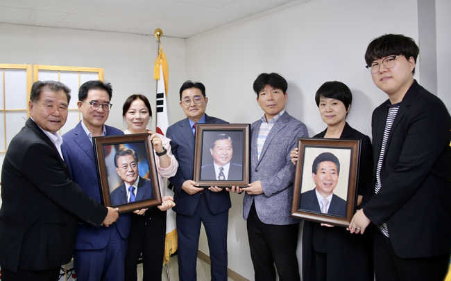 민주당명을 둘러싼 민주진영 이니셔티브 설전이 격화되고 있다. (사진=새민주당 제공)