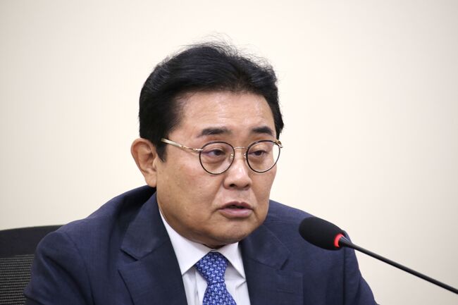 23차 새민주당 최고위원회의에서 대북전단살포 가처분 신청을 예고하는 전병헌 대표 (사진=새민주당 제공)