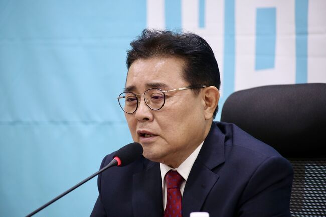 11일 새미래민주당 최고위원회의 모두발언중인 전병헌 대표 (사진제공 = 새민주당)