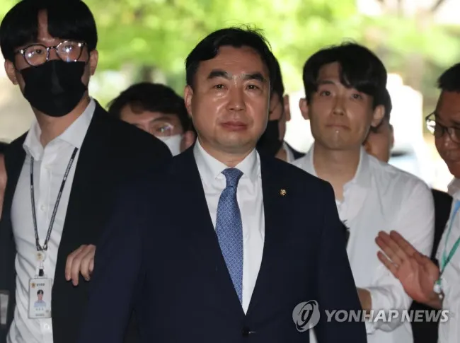 대법원 '민주당 돈봉투' 윤관석 징역 2년 실형 확정