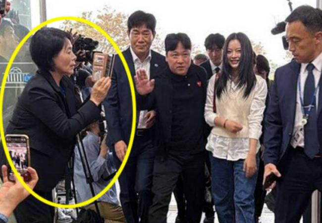이해할 수 없는 행동을 반복하는 최민희 과방위원장 (사진=독자제공)