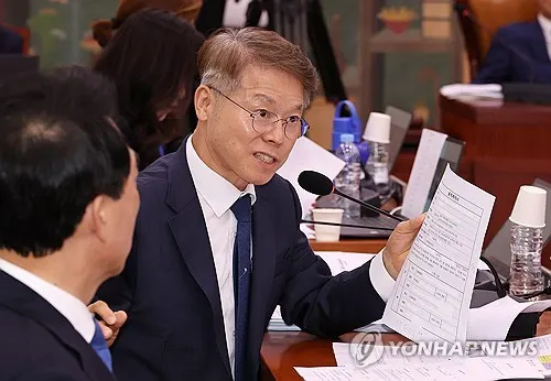 새민주, 민주당은 '국감보다 골프를 선택한 민형배' 제대로 징계하라