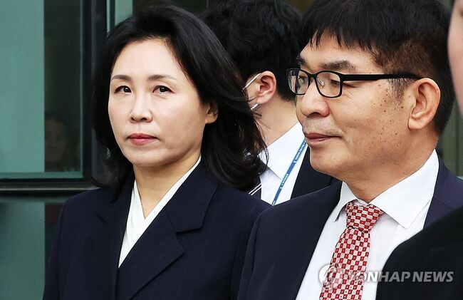 수원지방법원을 떠나는 김혜경 씨 (사진=연합뉴스)