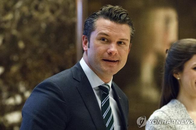 폭스뉴스 앵커 출신의 40대 무명의 국방장관 지명. 민주당은 강력 반발 중이며 국방부와 공화당에서도 충격적이라는 반응이다. (사진: 연합뉴스)