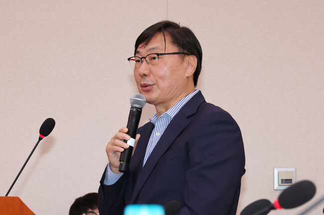 국감 법사위 질의에 답변하는 이화영 전 경기도평화부지사 (서울=연합뉴스)