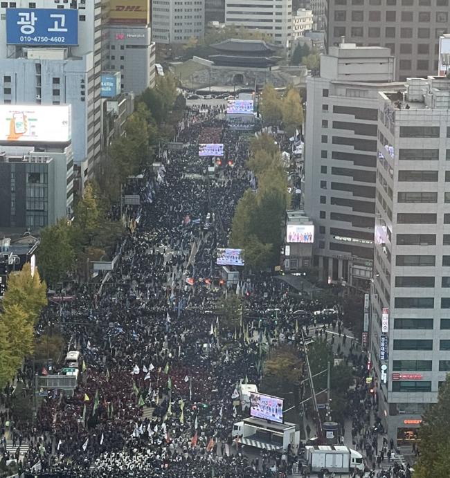 11월 9일 낮에 있었던 민주노총 10만 집회 (사진=X 갈무리)