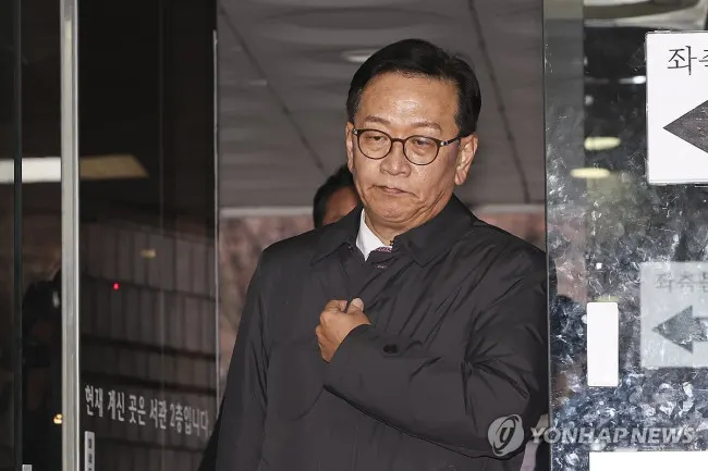 尹측 석동현 "법원 판단 존중", 구속영장 인용 여부는 19일 오전 예상