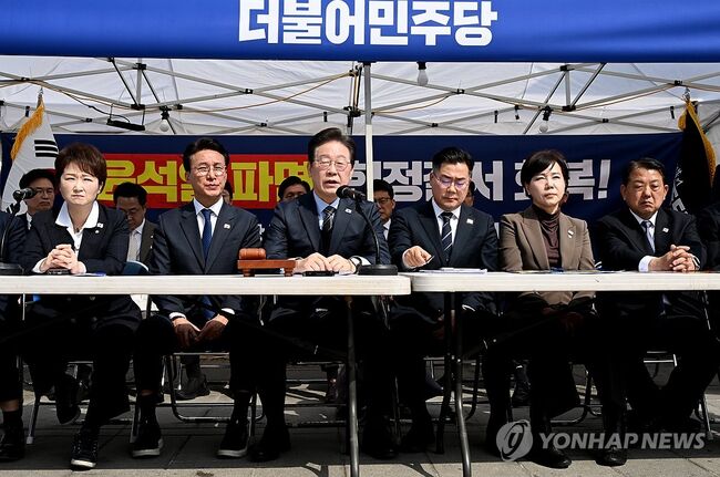 천막당사 최고위원회에서 발언하는 이재명 대표. (사진: 연합뉴스)