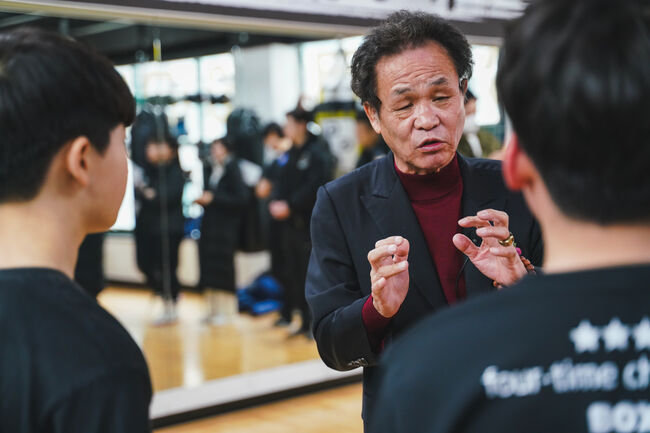 [사진] 복싱의 전설 장정구 전 챔피언 일산 박스원 강연회