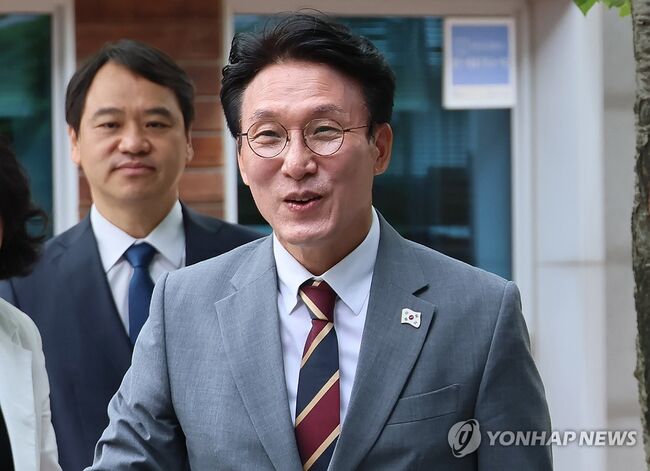 인사청문회 준비사무실로 출근하는 김민석 총리후보자 (사진=연합뉴스)
