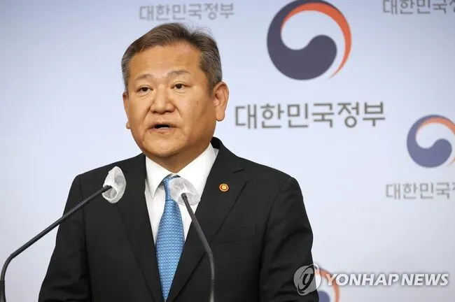 이상민의 돈다발에 분노하는 개딸, 김민석과 이재명 아들에겐 왜 침묵하나