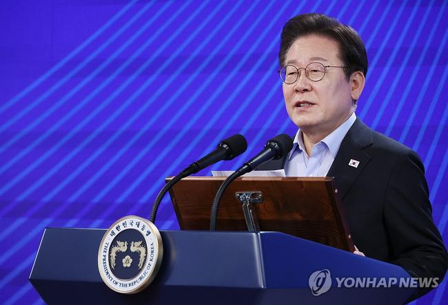 31일 정부서울청사에서 열린 고위공직자 특강에서 발언하는 이재명 대통령. (사진: 연합뉴스)