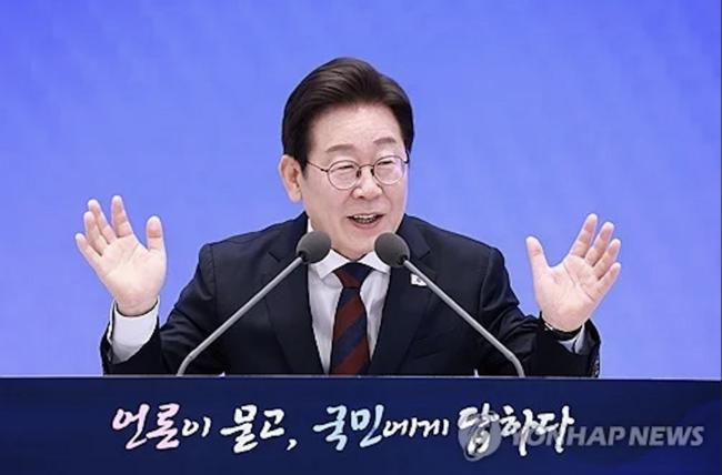 취임 30일 기자회견에서 답볍하고 있는 이재명 대통령 (사진=연합뉴스)