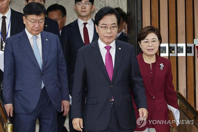 송언석 비대위원장과 국민의힘 지도부. (사진: 연합뉴스)
