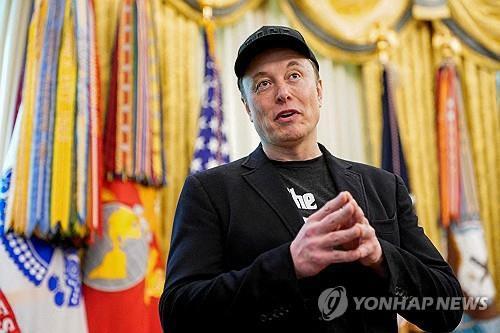 내년 중간선거에서 '캐스팅 보트' 를 노리는 '아메리카 당' 의 일론 머스크. (사진: 연합뉴스)