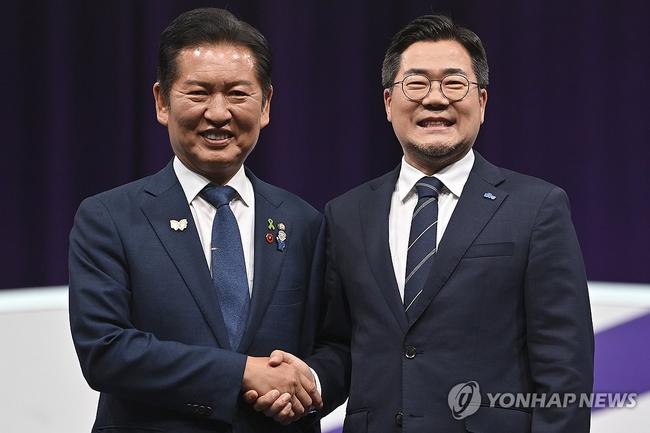 민주당 당대표에 출마한 정청래 의원과 박찬대 의원. (사진: 연합뉴스)