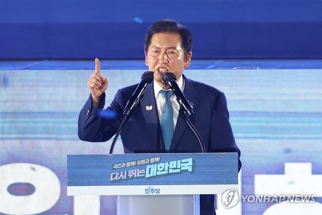 명심은 박찬대였지만 당대표는 정청래가 당선된 것을 두고 정가에서는 '여당 실세는 김어준' 이라는 평가. (사진: 연합뉴스)