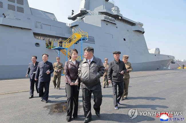 북, 최현호 첫 무장 시험사격…김정은 