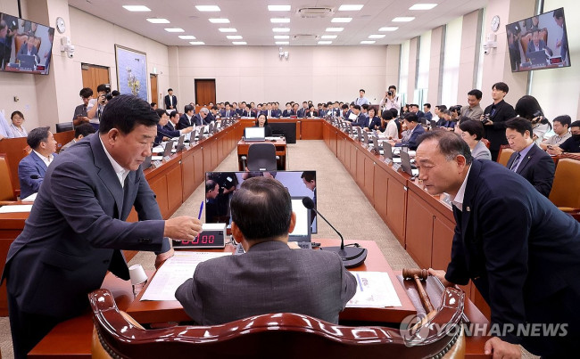 웨스팅하우스와 지재권 합의문 보도, 어수선한 산자위