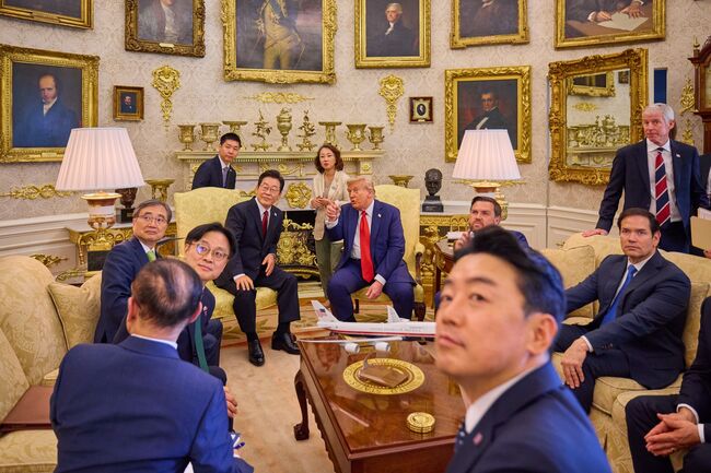 합의문에 서명받아오랬더니 메뉴판에 싸인 받아온 이재명 정부