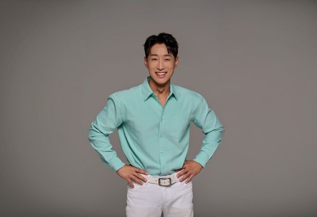 사진 : 다 콰이엇블루가 잘 어울리는 가수 김경현