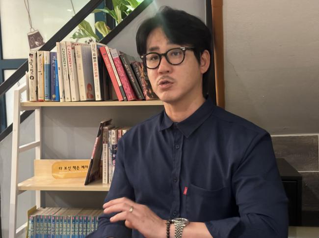 아들을 위해 불합리한 제도를 고치려고 마음먹었다는 갓보스 (사진=팩트파인더 취재팀)