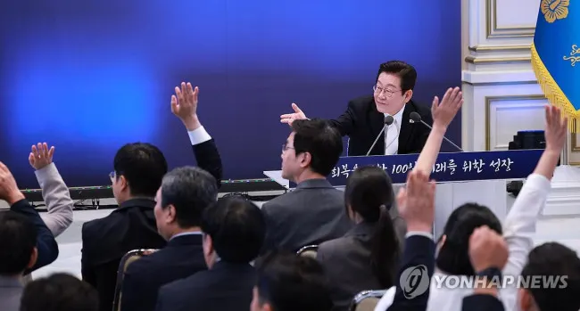 대통령님, 아들 취업 막는 건 ‘가짜뉴스’ 아닌 ‘유죄 판결문’입니다