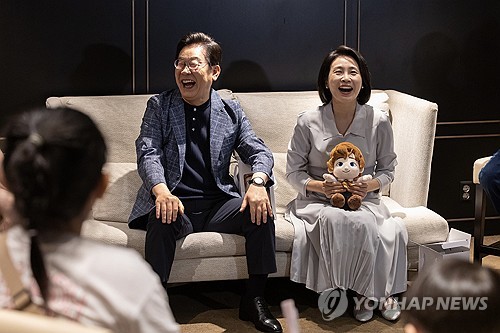 이재명 대통령 부부, 영락보린원 원생들과 영화관람