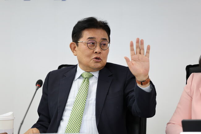 새미래민주당 최고위원 회의중인 전병헌 대표 (사진=새민주당 제공)