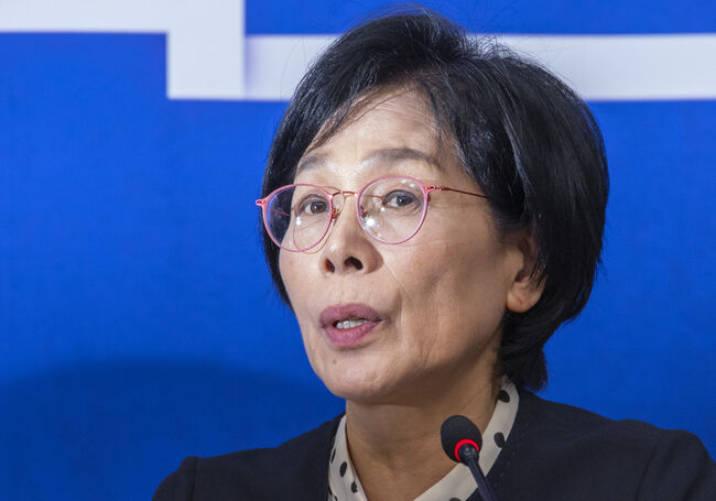 양자역학 공부에 최민희는 왜 잠 못 이룰까? (사진:연합뉴스)