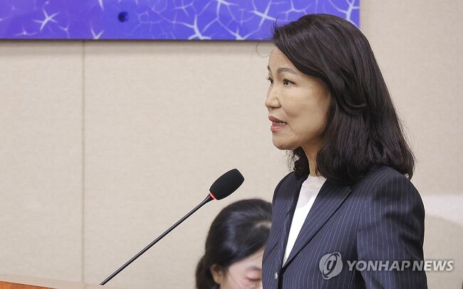 국정감사 증인으로 출석해 발언하는 이진숙 전 방송통신위원장 (서울=연합뉴스)