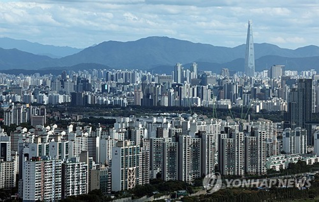 서울 여의도 63빌딩에서 바라본 아파트 단지 모습 [연합뉴스 자료사진]