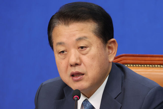 캄보디아 현지 활동성과 브리핑 하는 김병주 단장 (서울=연합뉴스)
