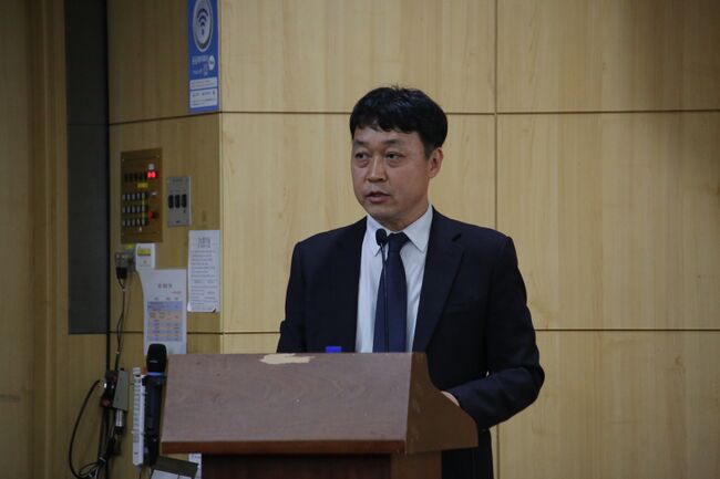 이날 진행을 맡은 김성훈 변호사 (새미래민주당 제공)