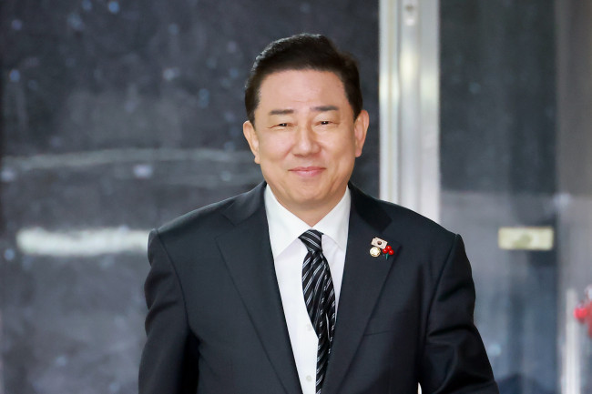 의원총회 참석하는 김병기 원내대표