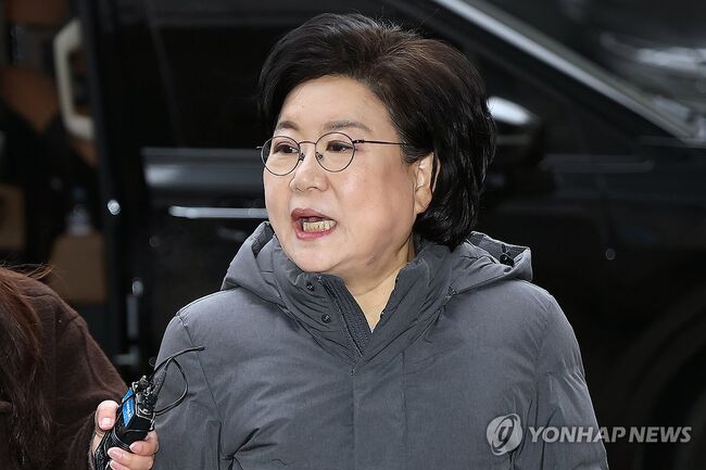 기자들의 질문에 답변하는 이혜훈 후보자 (사진=연합뉴스)