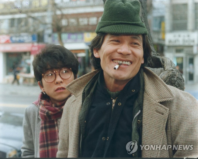 영화 '고래사냥' 속 안성기