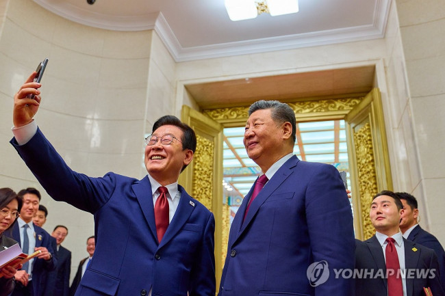 이재명 대통령과 시진핑 국가주석 셀카