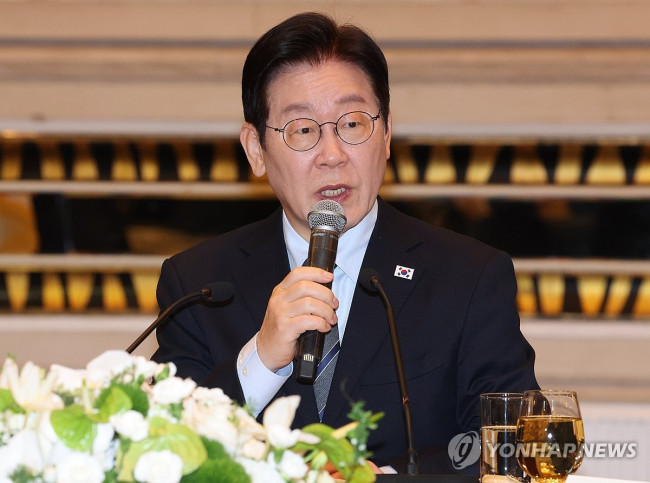 답변하는 이재명 대통령