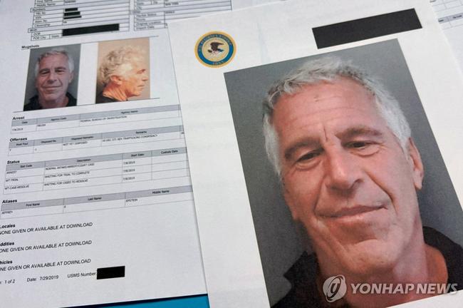 제프리 엡스틴의 머그샷. 2019년 8월 맨해튼의 교도소에서 '자살'로 생을 마감했다. (사진: 연합뉴스)