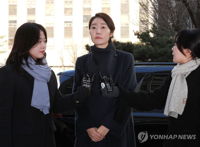 질문 받는 강선우 의원