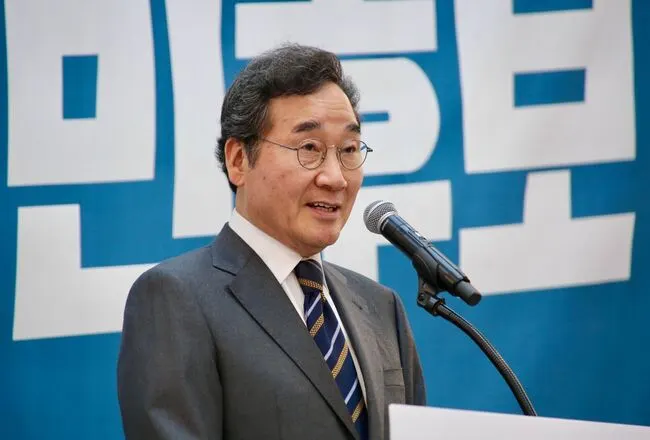 이낙연의 사자후 “이재명 방탄 위해 법치주의 유린… 韓 민주주의 벼랑 끝”